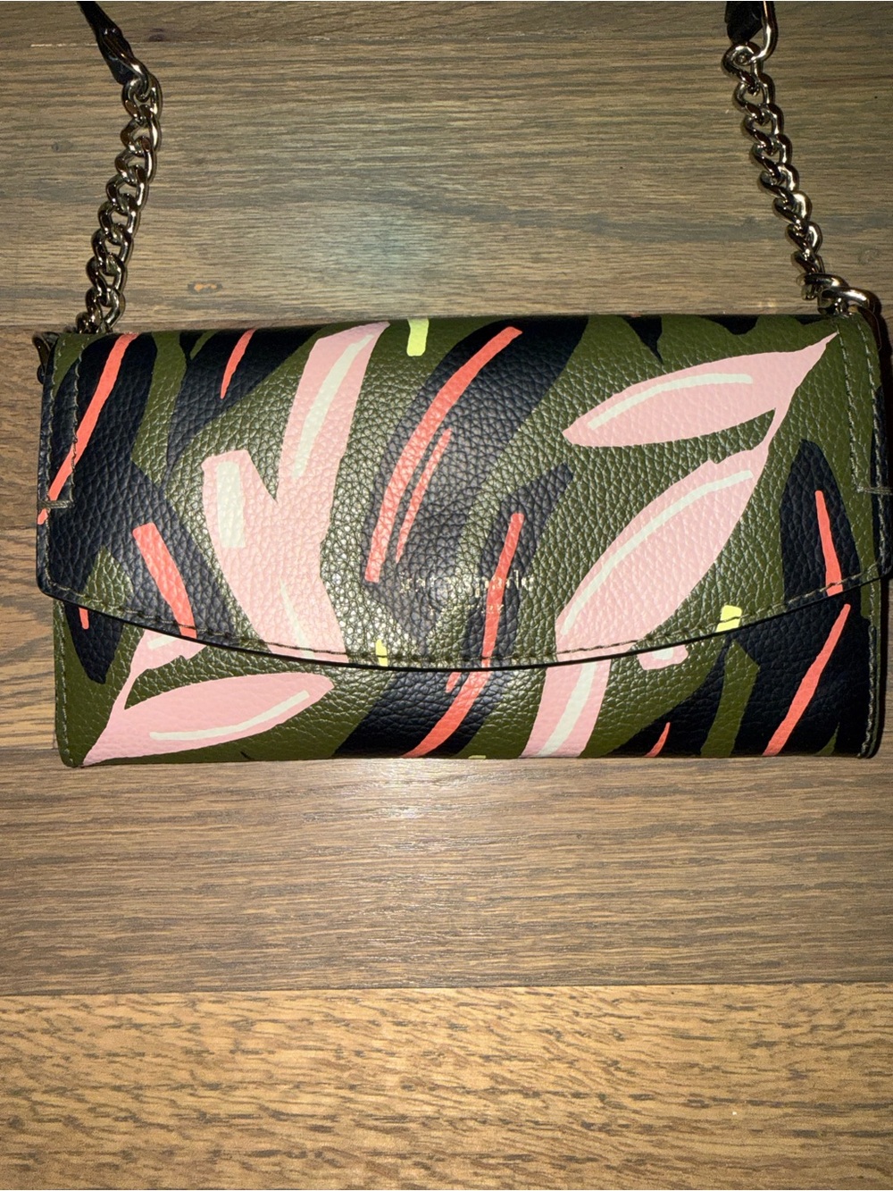 Kate Spade New York Eva Wallet w/ chain
